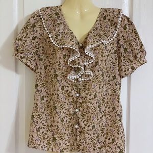 Like new diary pink floral button down puff sleeve blouse, ruffle collar